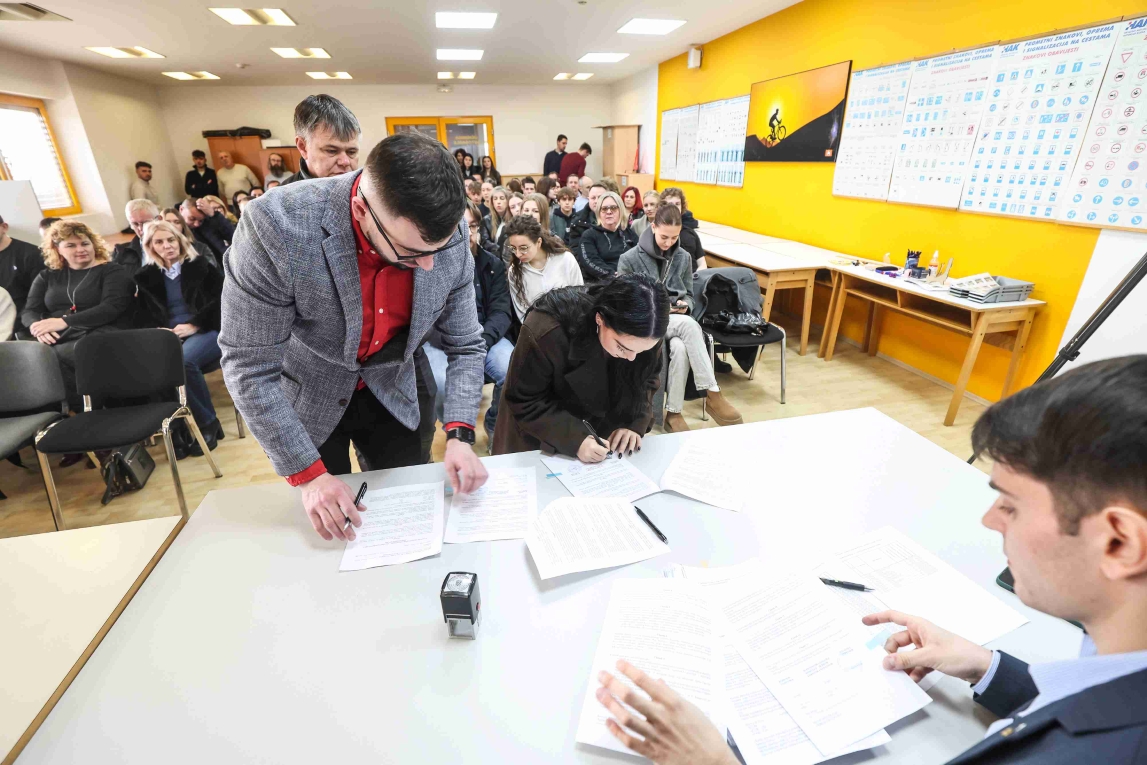 Održano potpisivanje ugovora o stipendiranju studenata Općine Nedelišće za akademsku 2025./2026. godinu